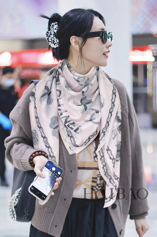 Evening Elegance SACC - Mix Scarves - 591 Upgrade Your Look With Fashionable Bags