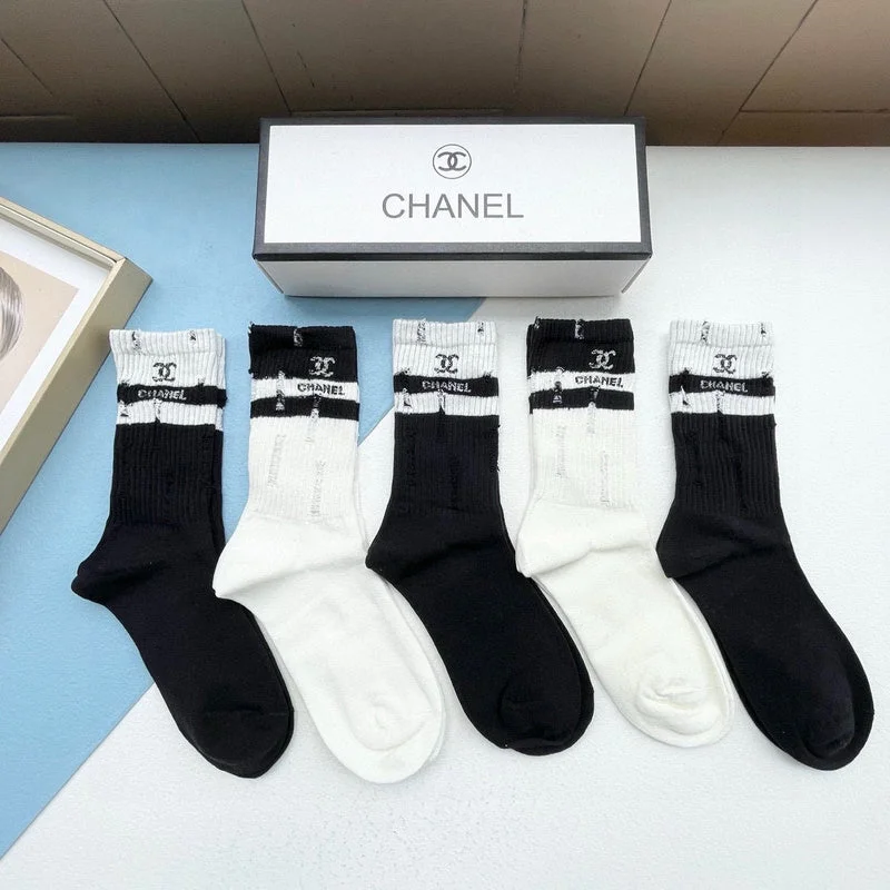 Limited Stock SACC - Mix Socks - 544 Statement Handbags At Unbeatable Discounts