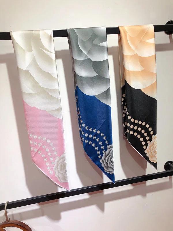 Stylish Deals SACC - Mix Scarves - 770 Elegant Purses At Clearance Prices