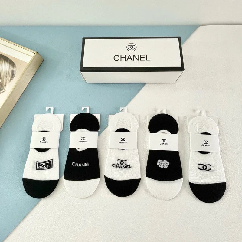 Seasonal Clearance SACC - Mix Socks - 447 Trendy & Timeless Bags, Now On Sale