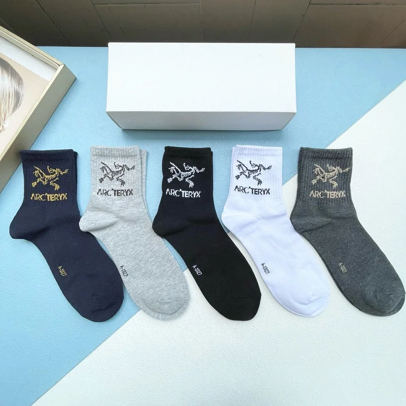 Chic Style, Always In Vogue SACC - Mix Socks - 584 Designer Bags At Lower Prices