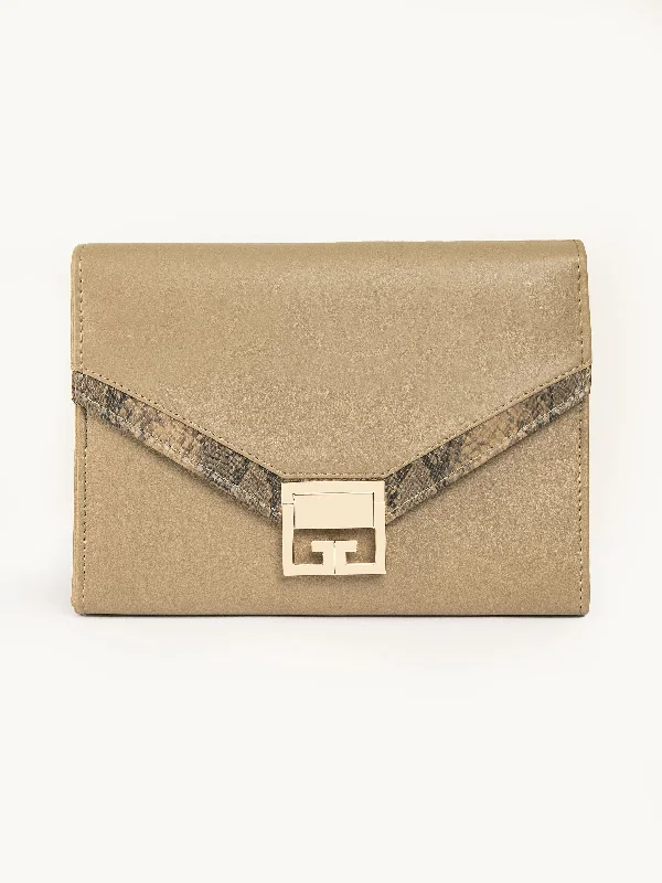 Metallic Brooch Handbag Carry Elegance For Less – Best Bag Deals Here