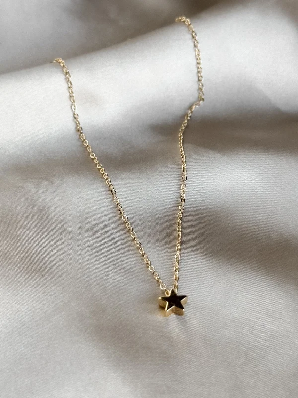 Gold Star Pendant Necklace