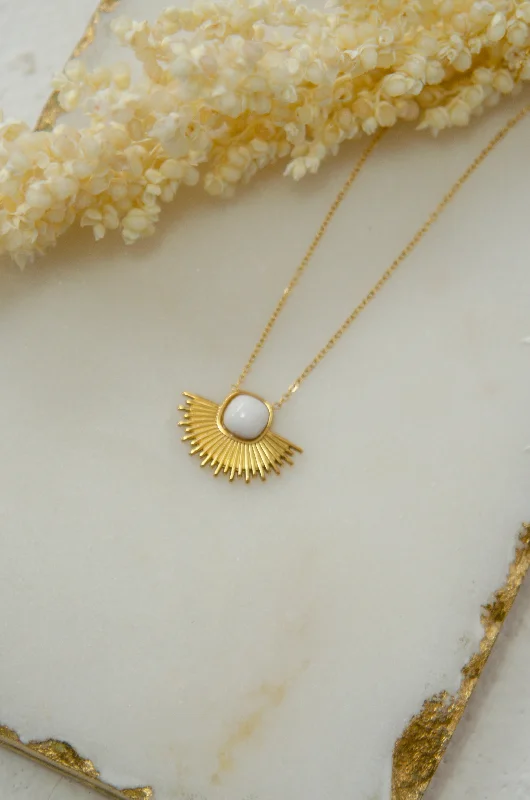 WHITE LOTUS NECKLACE