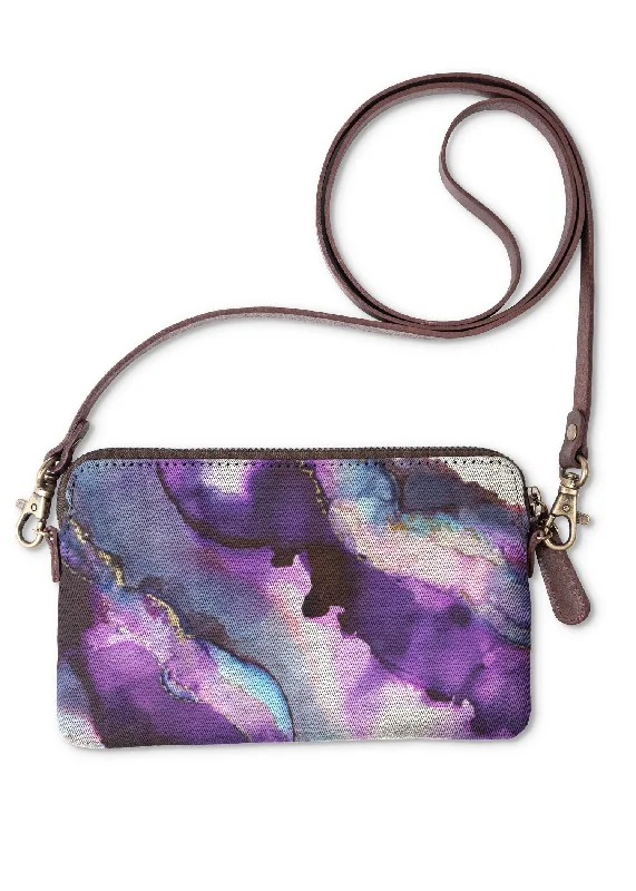 Aura Clutch Best Deals On Premium And Casual Bags – Act Fast