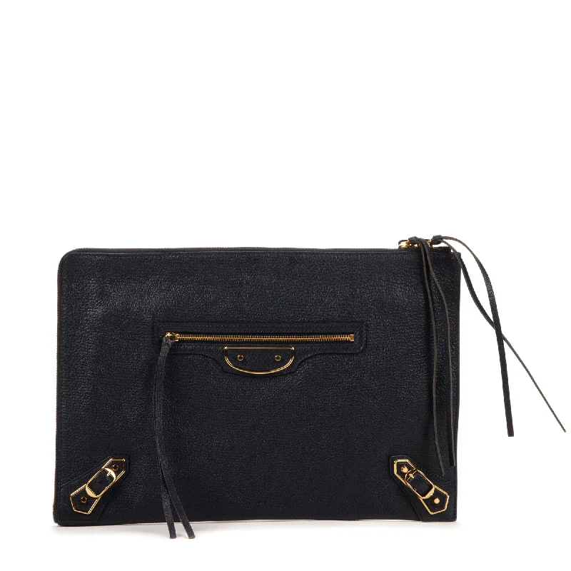 City clutch Trendy And Classic Bags Now At Unbeatable Discounts