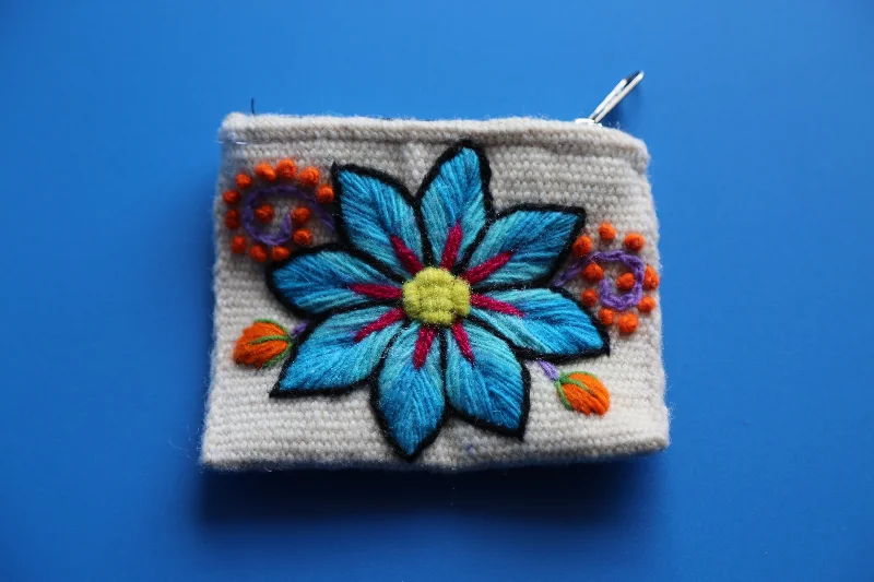 White Coin Purses Fashionable Crossbody Bags At Special Offers