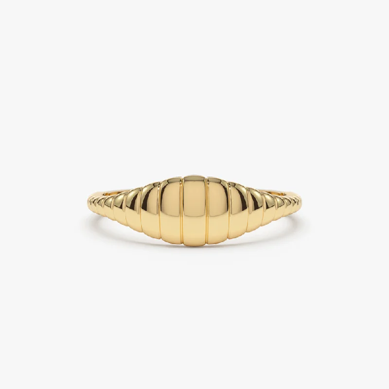 14k Minimalist Wave Signet Ring