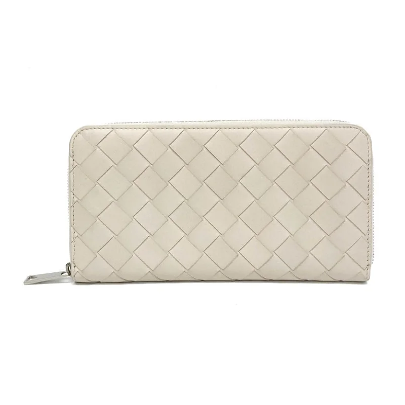 Bottega Veneta Intrecciato  Leather Wallet  (Pre-Owned) Must-Have Bags At Irresistible Discounts