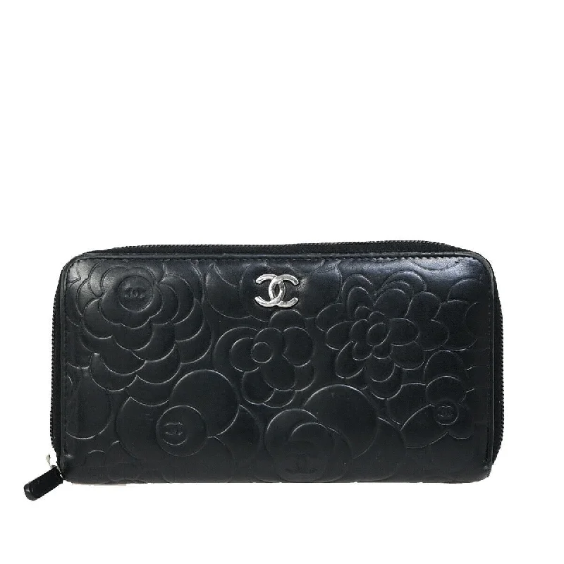 Chanel Camélia  Leather Wallet  (Pre-Owned) Unmissable Deals On Everyday Handbags