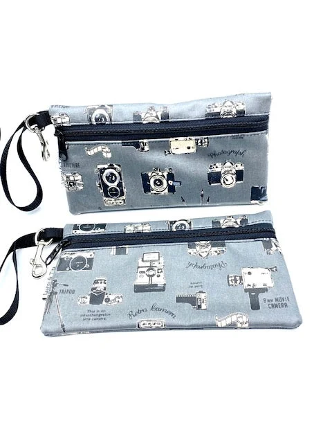 Large Wristlet in Vintage Cameras gray Fashionable Crossbody Bags At Special Offers