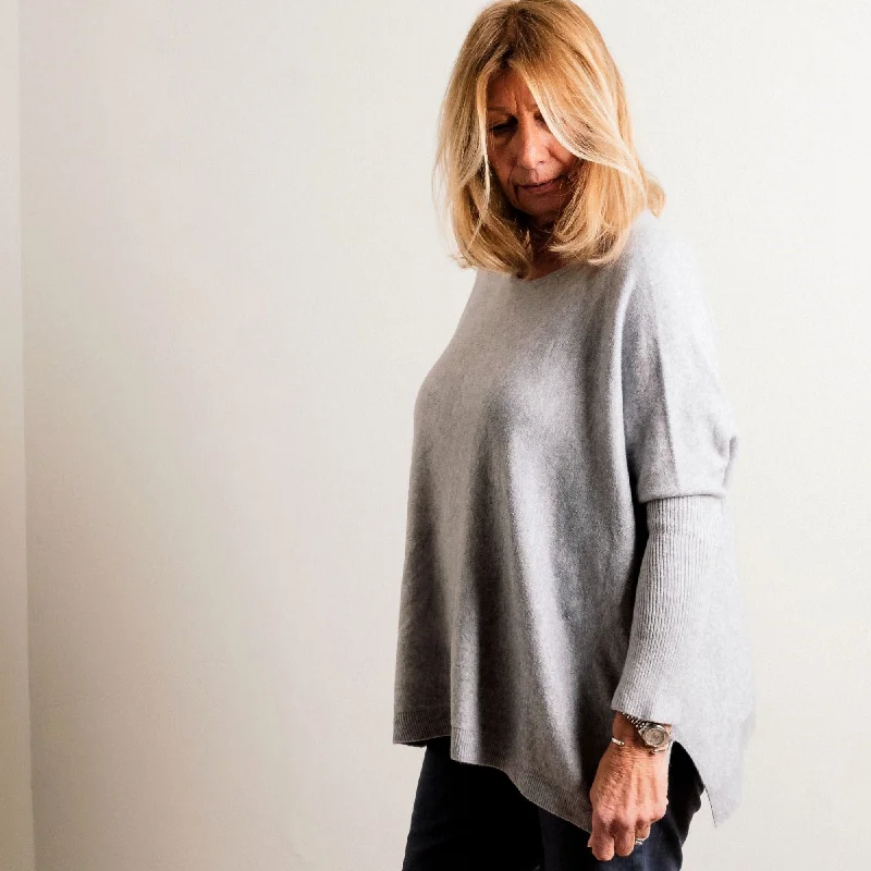 Chic Trends Unveiled Light Grey Supersoft Tapered Batwing Sleeve Fine Knit Round Neck Easy Wear Jumper High-End Bags, Low-End Prices